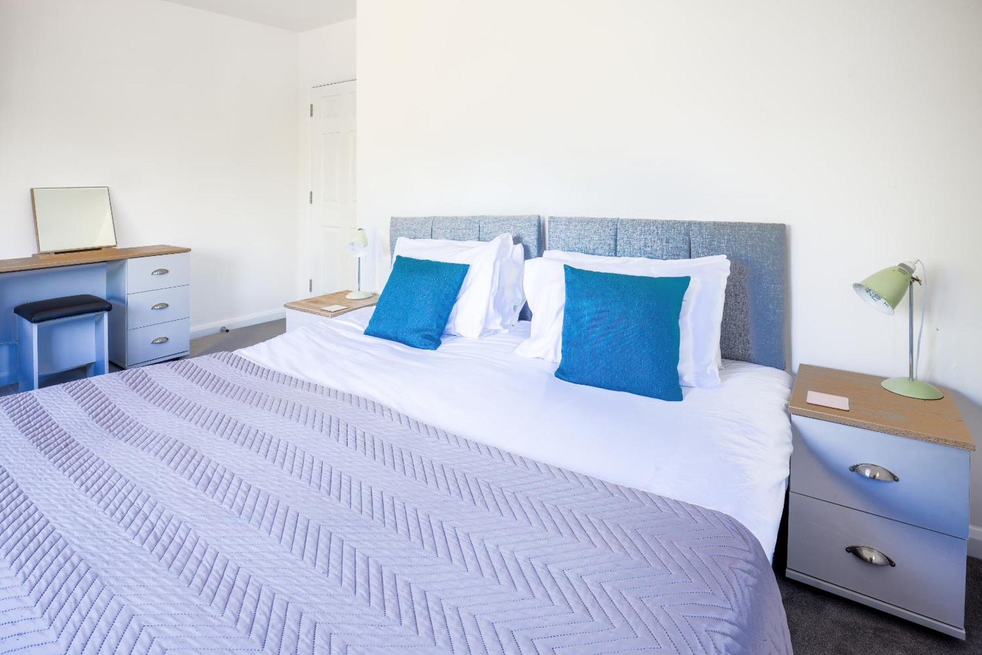 Modern, City Living Apartments- Private Parking Оксфорд Номер фото